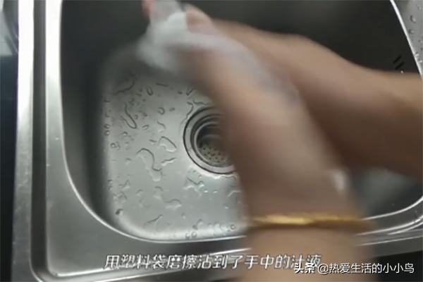 菠萝蜜的胶粘在手上怎么洗掉（菠萝蜜手上怎么洗掉）-第1张图片