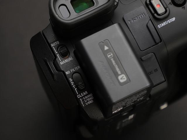 索尼摄像机电池怎么取下来（索尼4k摄像机电池怎么取）-第13张图片